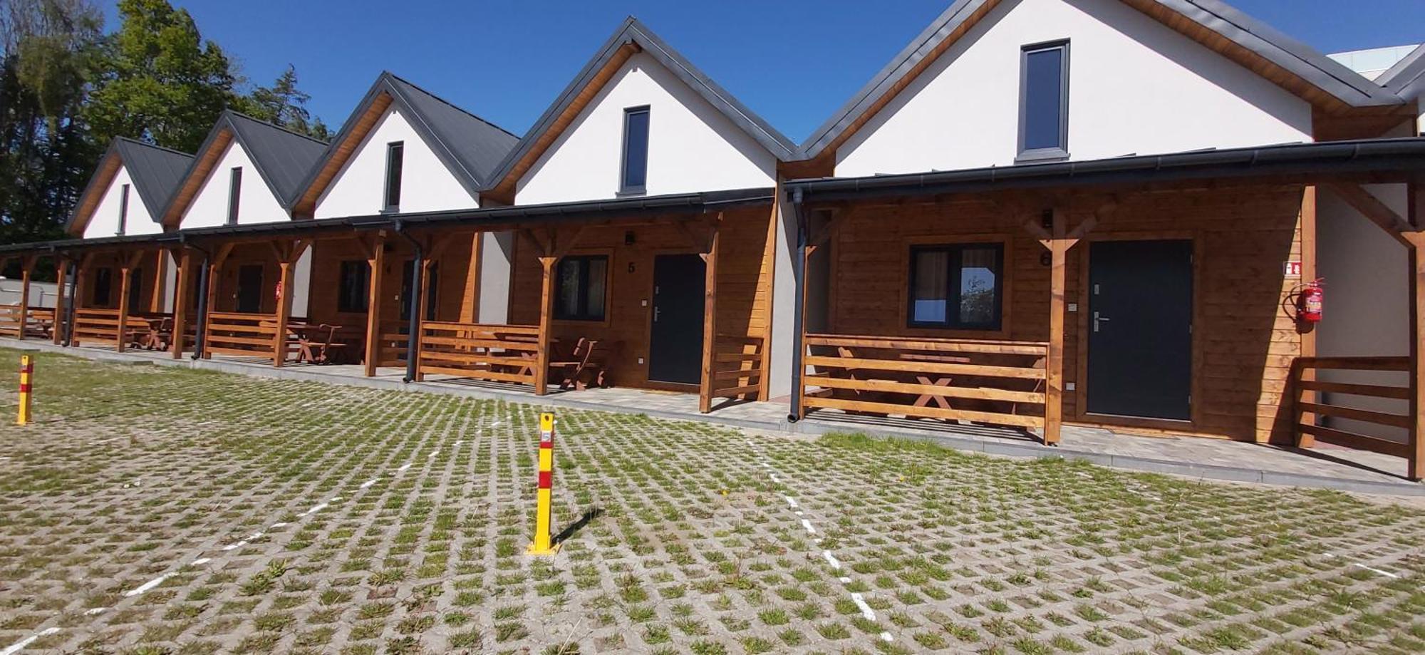 Camping Klif-Nowe Klimatyzowane Domki, 400M Od Centrum Rewala, 30M Od Morza Тшенсач Экстерьер фото