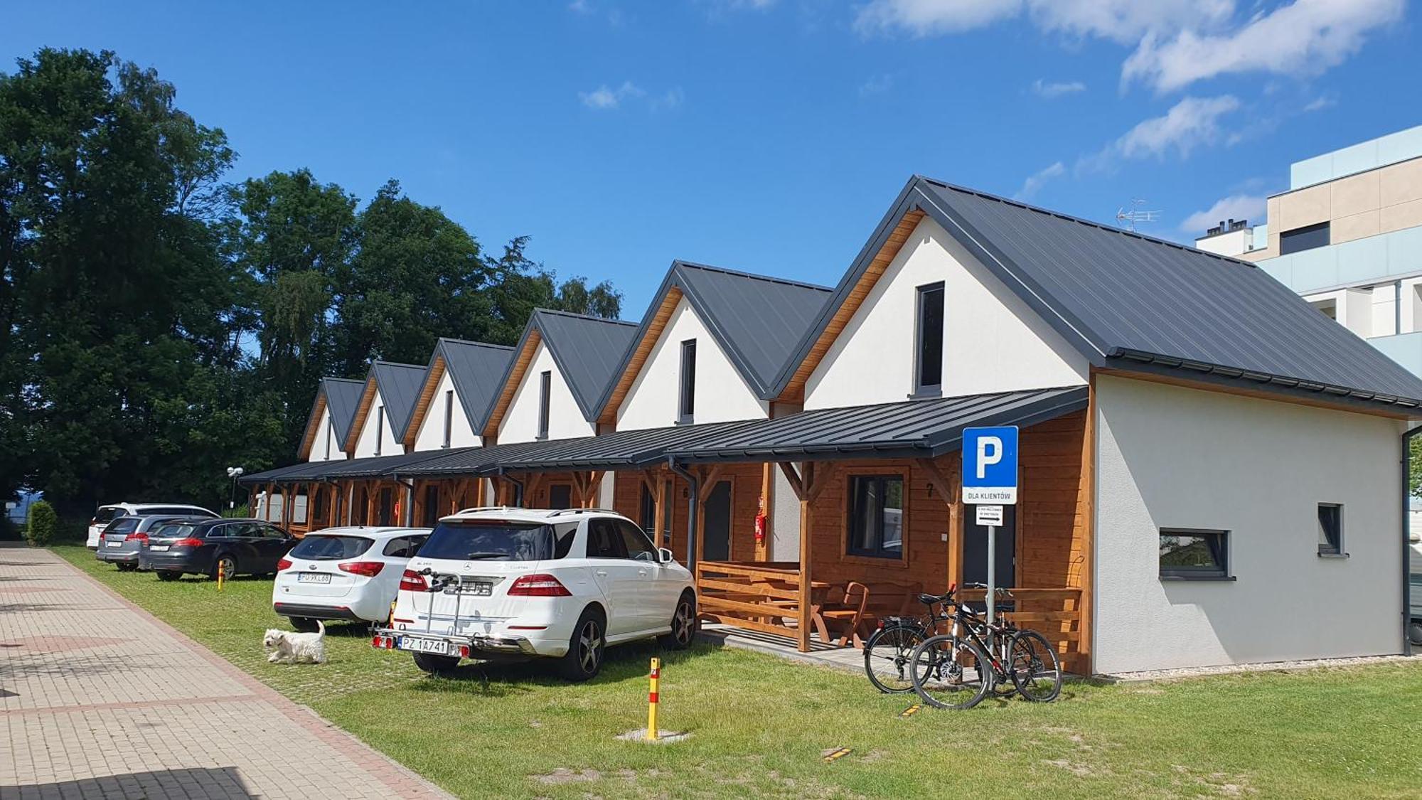 Camping Klif-Nowe Klimatyzowane Domki, 400M Od Centrum Rewala, 30M Od Morza Тшенсач Экстерьер фото