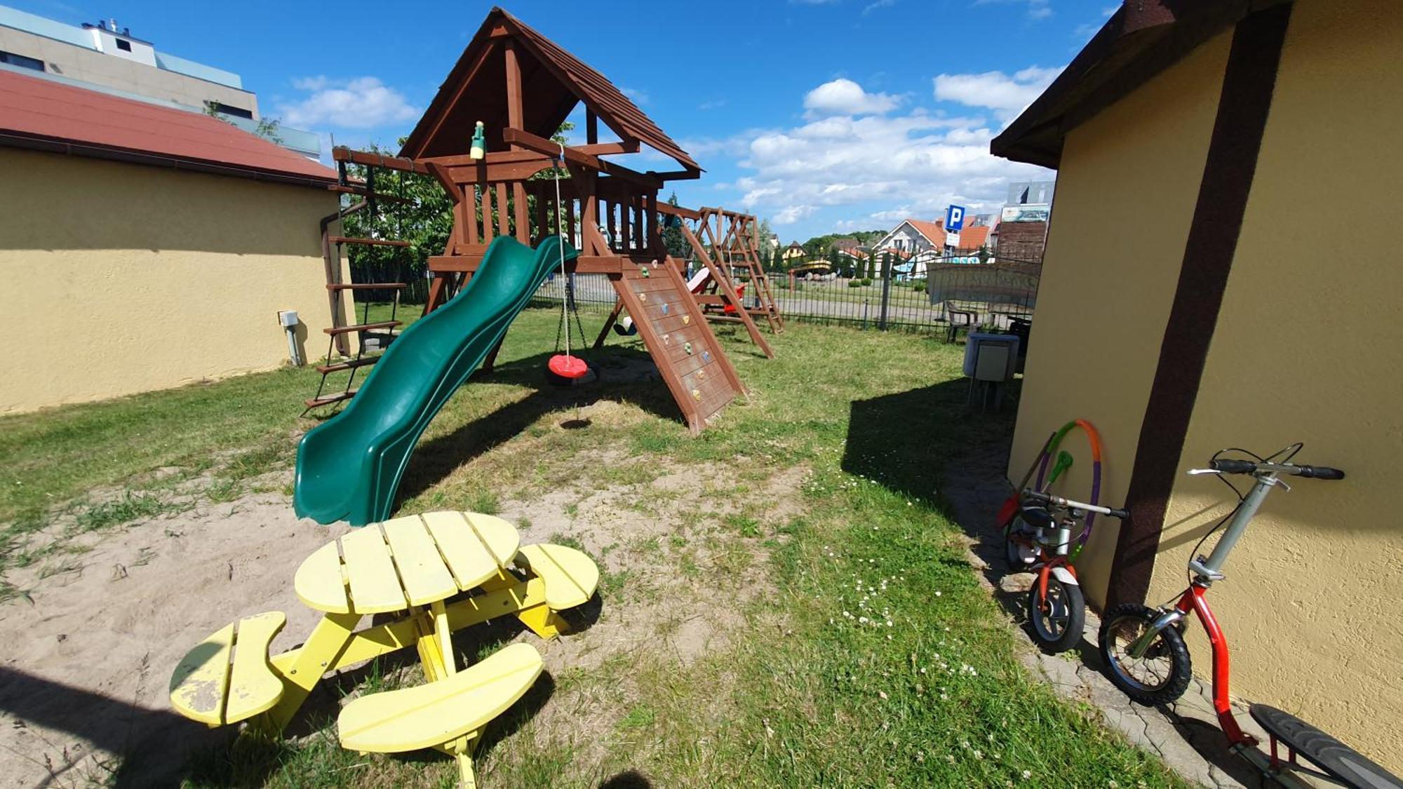 Camping Klif-Nowe Klimatyzowane Domki, 400M Od Centrum Rewala, 30M Od Morza Тшенсач Экстерьер фото